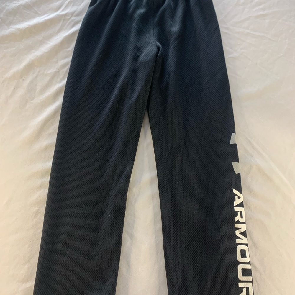 Under Armour Kids Black Athletic Pants Size 4